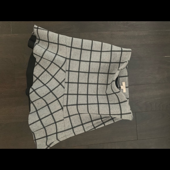 LOFT Skirt - Picture 2 of 4